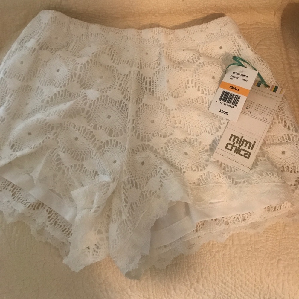 Mimi Chica shorts size small
